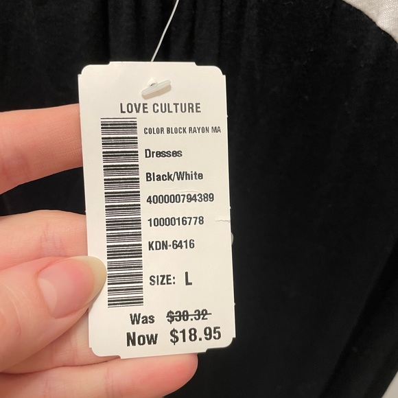 Low Back Maxi Dress - Picture 4 of 4